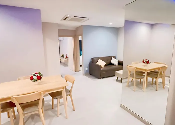 Apartment New Ekamai Thonglor Luxury Near 711, Bts, Mall