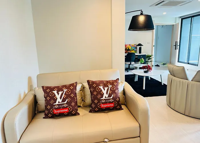 Apartment New Ekamai Thonglor Luxury Near 711, Bts, Mall *