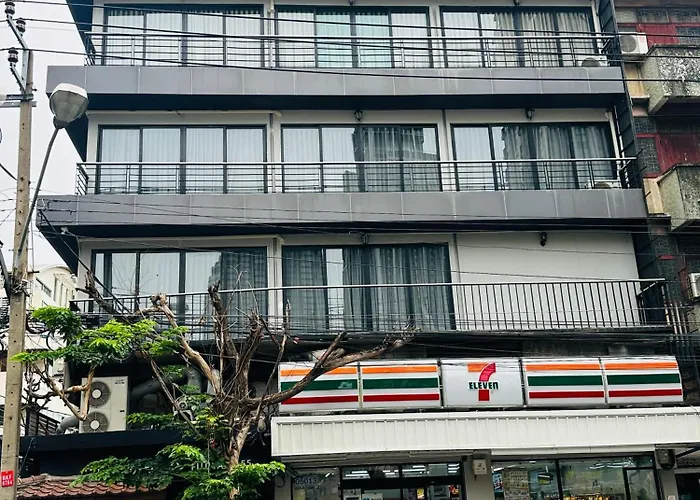 New Ekamai Thonglor Luxury Near 711, Bts, Mall Apartment