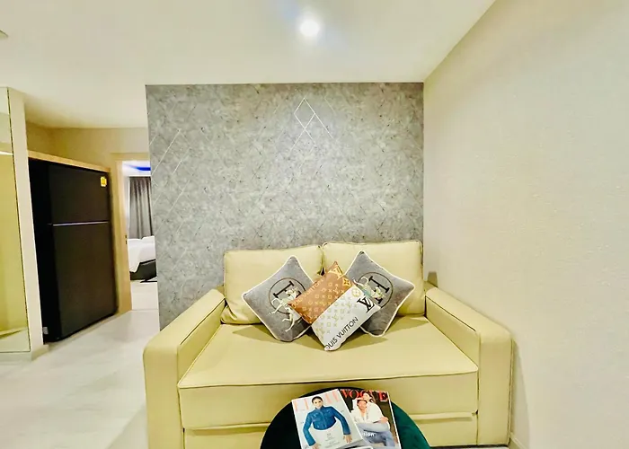 Apartment New Ekamai Thonglor Luxury Near 711, Bts, Mall *