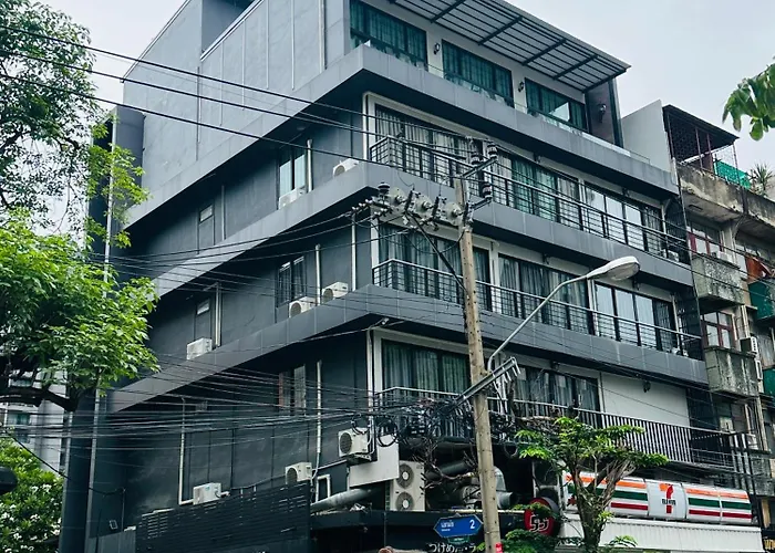 New Ekamai Thonglor Luxury Near 711, Bts, Mall