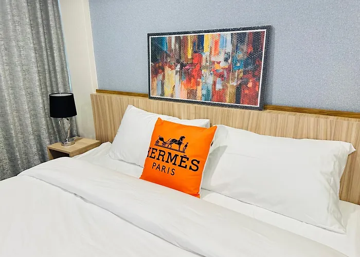 New Ekamai Thonglor Luxury Near 711, Bts, Mall Apartment