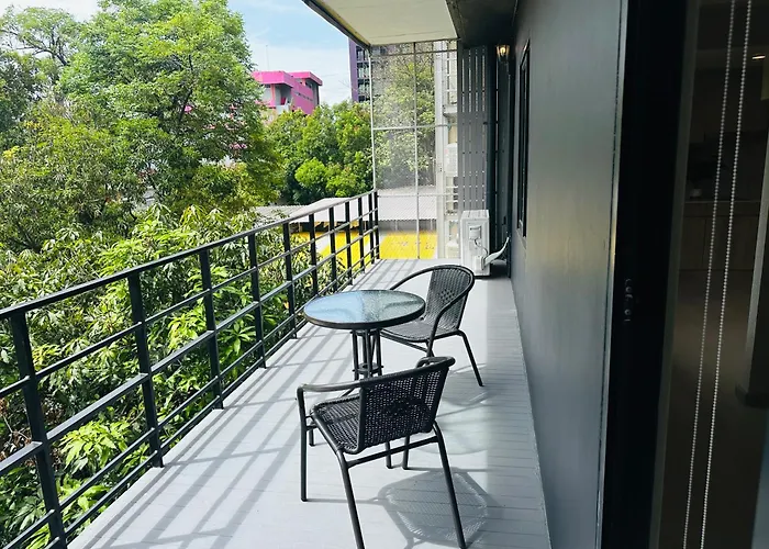Apartment New Ekamai Thonglor Luxury Near 711, Bts, Mall *
