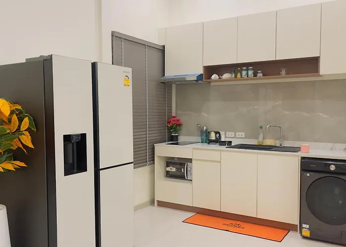 New Ekamai Thonglor Luxury Near 711, Bts, Mall Apartment
