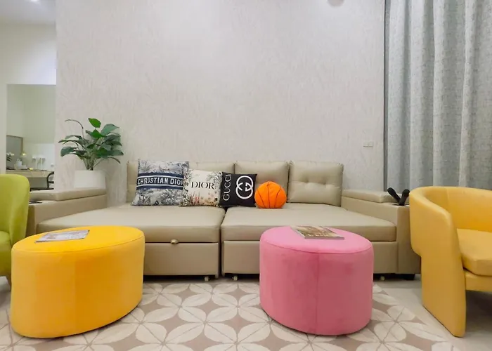 New Ekamai Thonglor Luxury Near 711, Bts, Mall Apartment *