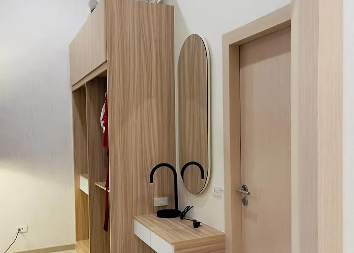 New Ekamai Thonglor Luxury Near 711, Bts, Mall Apartment